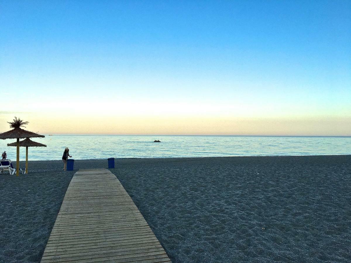 Benalbeach Jr Suite Málaga Dış mekan fotoğraf